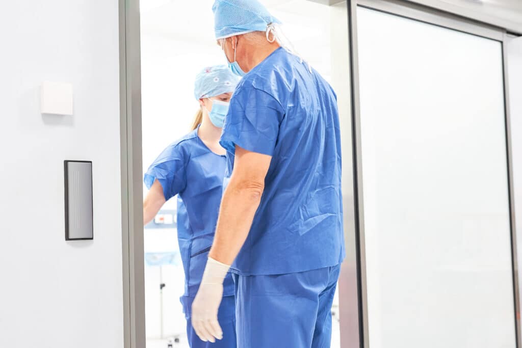 Troca de plantão: fazer a transição de cuidados em grupo é melhor para a segurança do paciente